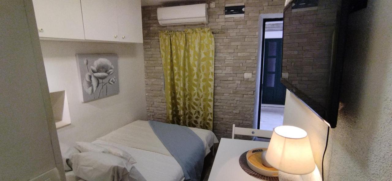 Tiny Studio In City Center Stone House سبليت المظهر الخارجي الصورة