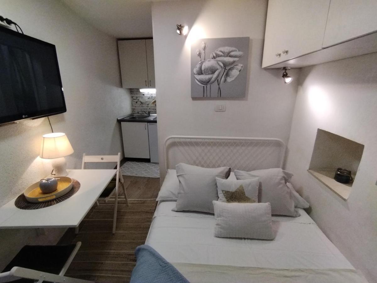 Tiny Studio In City Center Stone House سبليت المظهر الخارجي الصورة