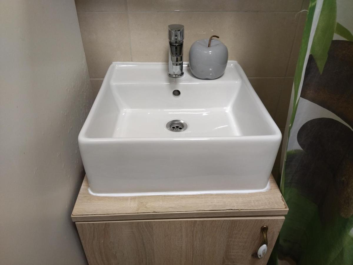 Tiny Studio In City Center Stone House سبليت المظهر الخارجي الصورة