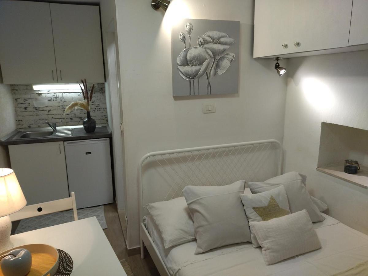 Tiny Studio In City Center Stone House سبليت المظهر الخارجي الصورة