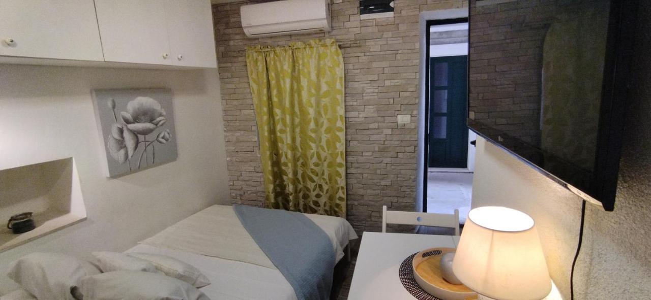 Tiny Studio In City Center Stone House سبليت المظهر الخارجي الصورة