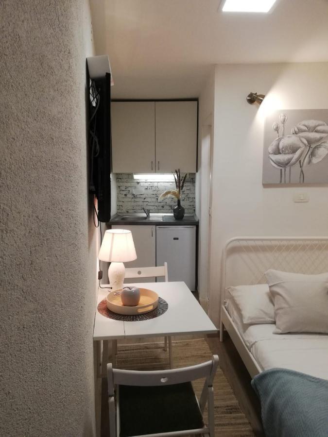 Tiny Studio In City Center Stone House سبليت المظهر الخارجي الصورة
